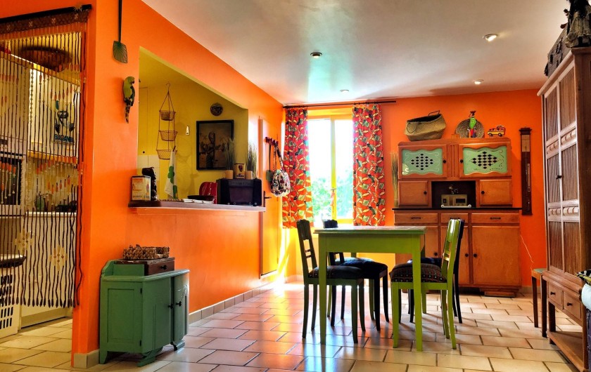 Location de vacances - Gîte à Vicq-sur-Gartempe - Salle à manger vue sur jardin