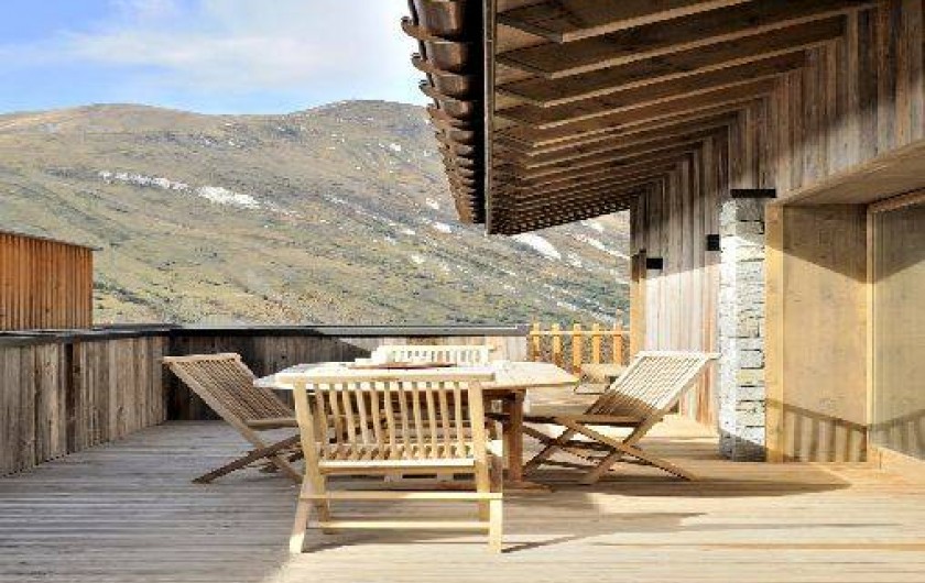 Location de vacances - Chalet à Saint-Martin-de-Belleville - Terrasse avec vue sur la montagne.
