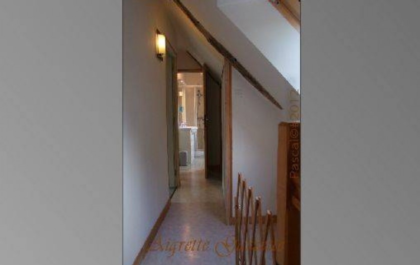 Location de vacances - Gîte à Pleudihen-sur-Rance - couloir étage