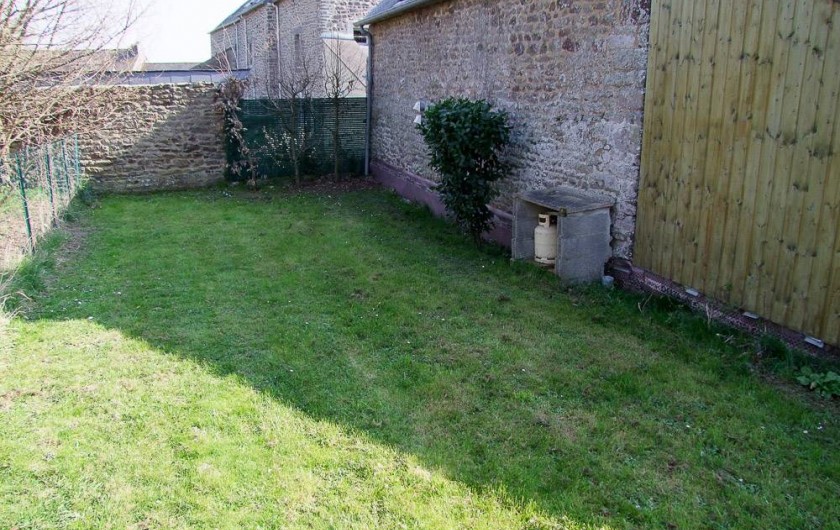 Location de vacances - Gîte à Pleudihen-sur-Rance - Plantes aromatique
d' Avril à Novembre
Persil, ciboulette, 
1 laurier sauce