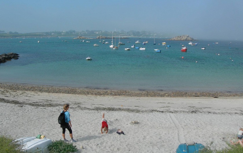 Location de vacances - Villa à Portsall - A 5mn de marche, vers le Sud : anse sablonneuse.