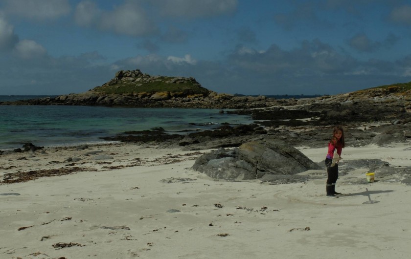 Location de vacances - Villa à Portsall - A 2mn de marche en face de la maison : plage de sable fin.