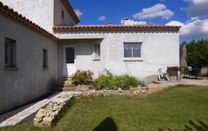 Location de vacances - Villa à Saint-Côme-et-Maruéjols - L'entrée.......