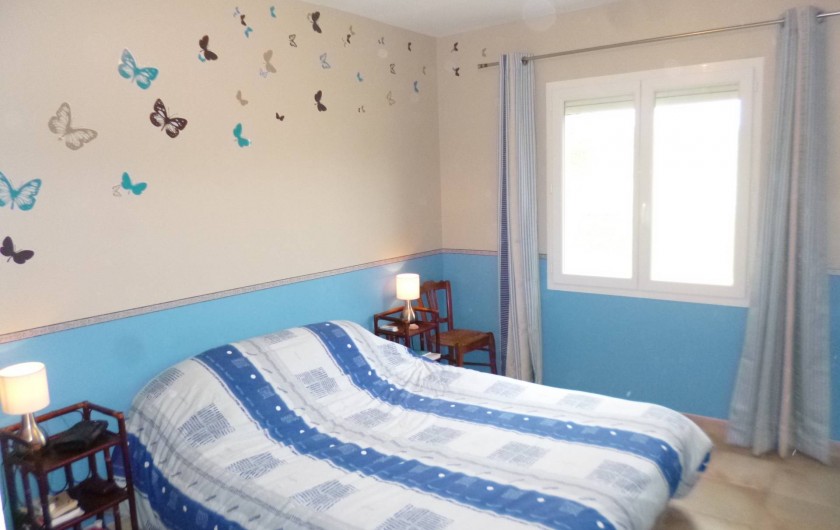 Location de vacances - Villa à Saint-Côme-et-Maruéjols - La chambre aux papillons.....