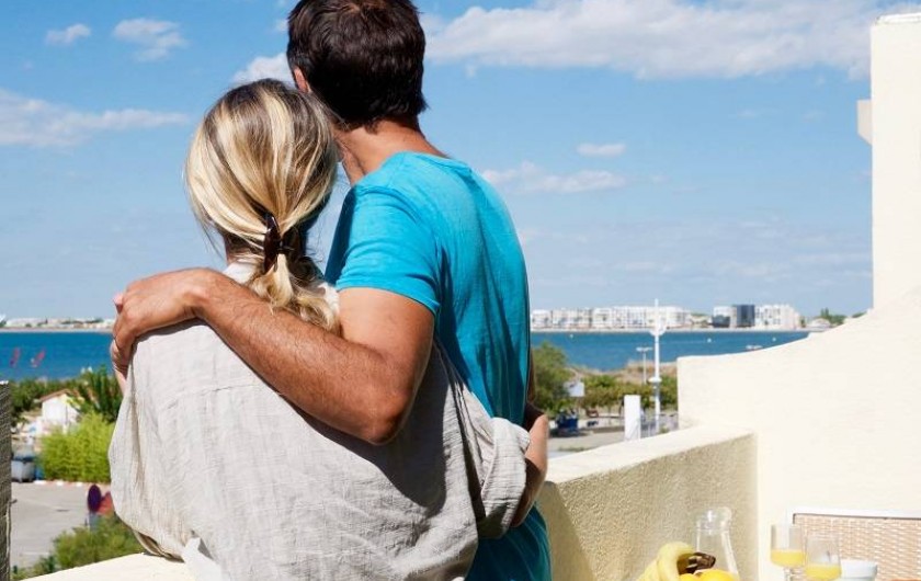 Location de vacances - Appartement à Le Grau-du-Roi - Les balcons du second étage avec vue sur mer