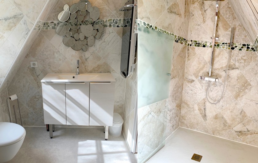 Location de vacances - Villa à Simeyrols - Écrin Maison 100m2 4 Chambres 2 SdD 1 SdB & 3 wc dont celle-ci à l'étage