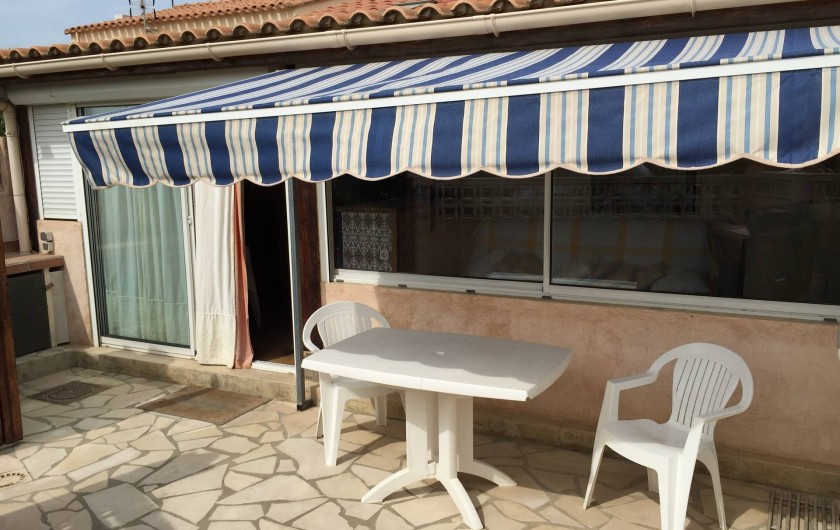 Location de vacances - Villa à Le Barcarès - Terrasse et véranda