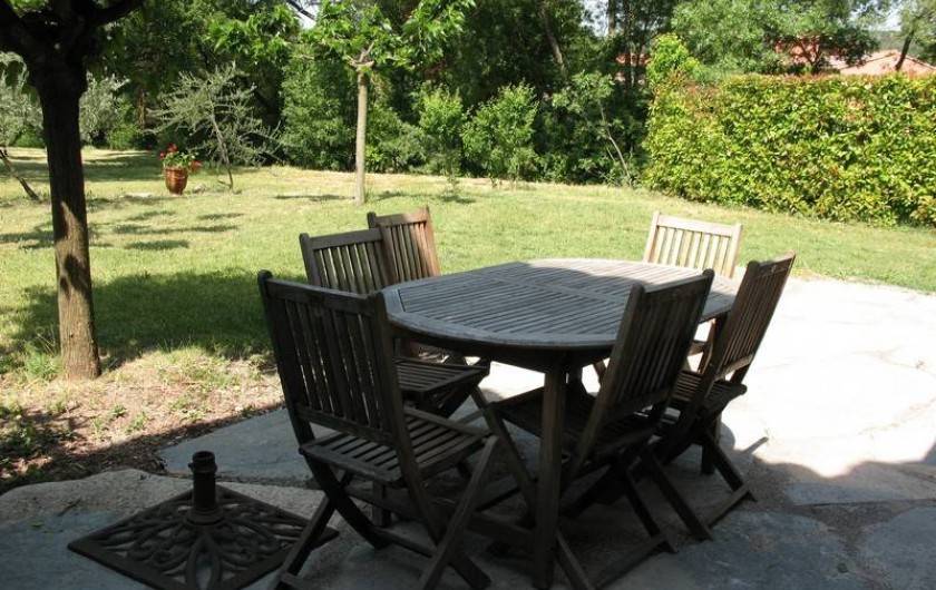 Location de vacances - Studio à Durfort-et-Saint-Martin-de-Sossenac - terrasse