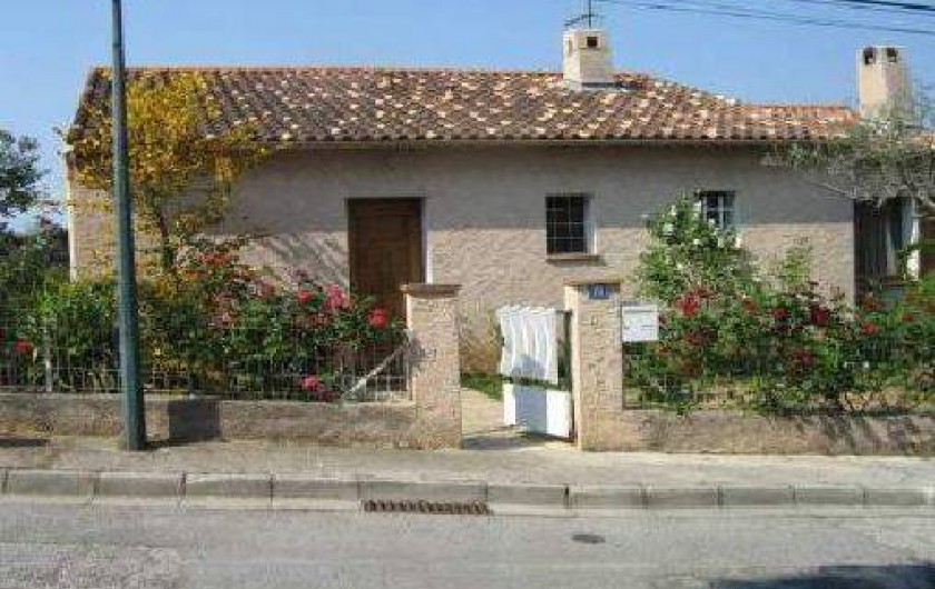 Location de vacances - Villa à Pierrefeu-du-Var - Façade coté rue