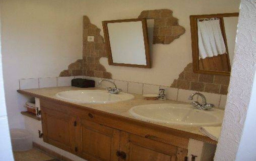 Location de vacances - Mas à Cabannes - Salle de bain