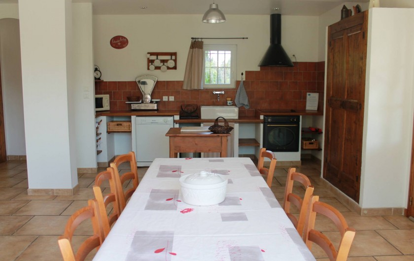 Location de vacances - Mas à Cabannes - Coin repas