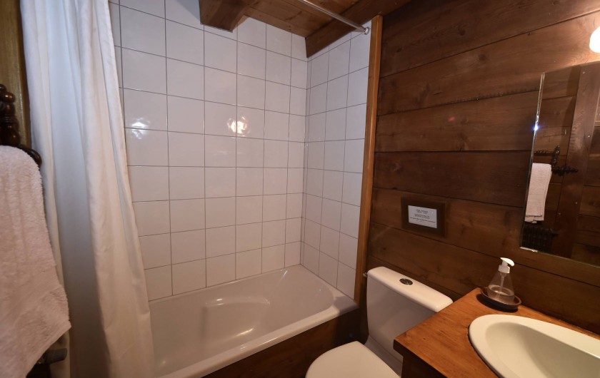 Location de vacances - Chalet à Chamonix-Mont-Blanc - Salle de bains 1/3