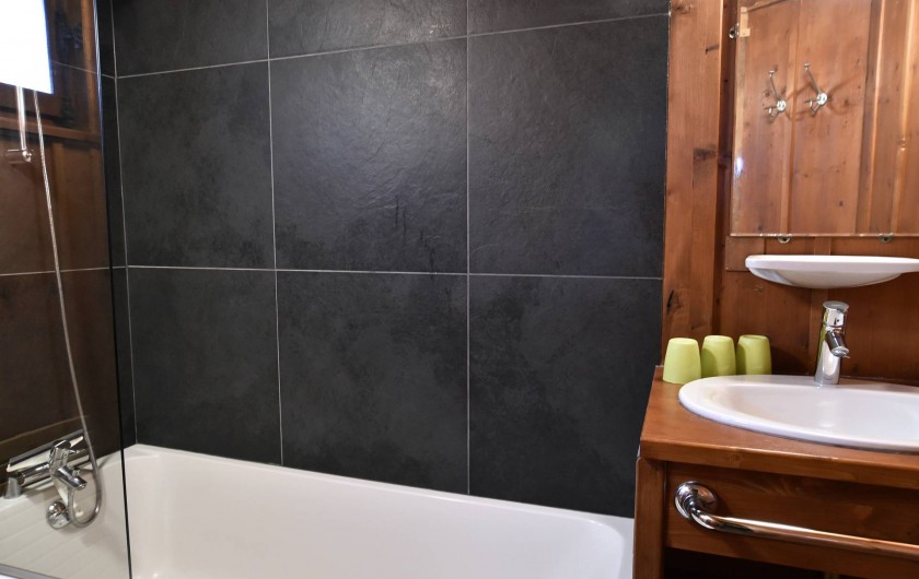 Location de vacances - Chalet à Chamonix-Mont-Blanc - Salle de bains 2/3