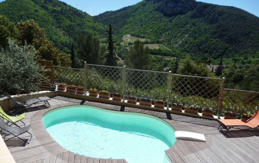 Location de vacances - Gîte à Aubres - Vue piscine