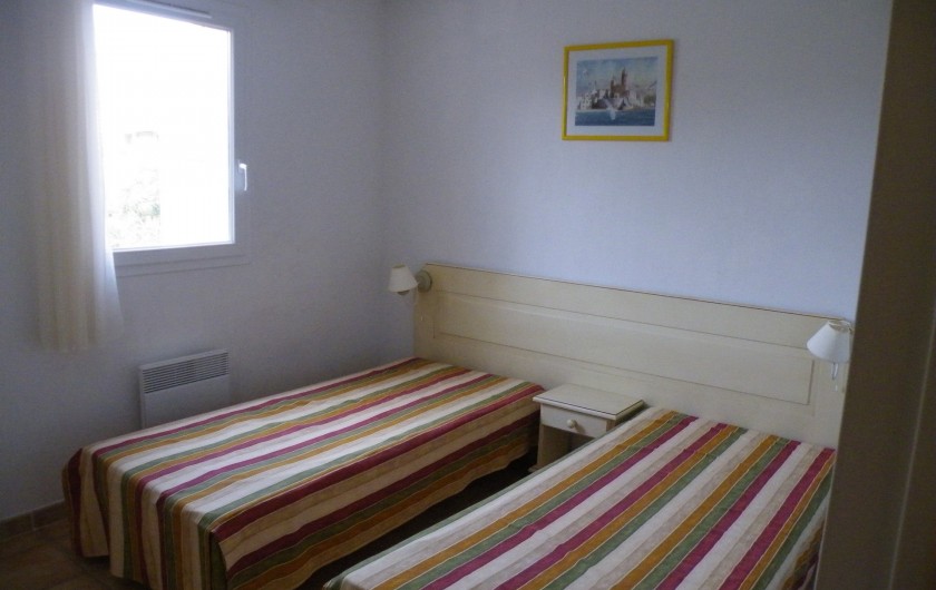 Location de vacances - Villa à Homps - Chambre de l'étage (les 2 lits peuvent être rapprochés)