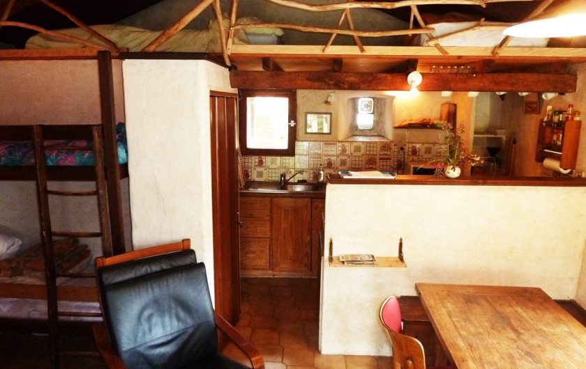 Location de vacances - Camping à Saint-Julien-du-Gua - L’intérieur du gîte « terrasse »