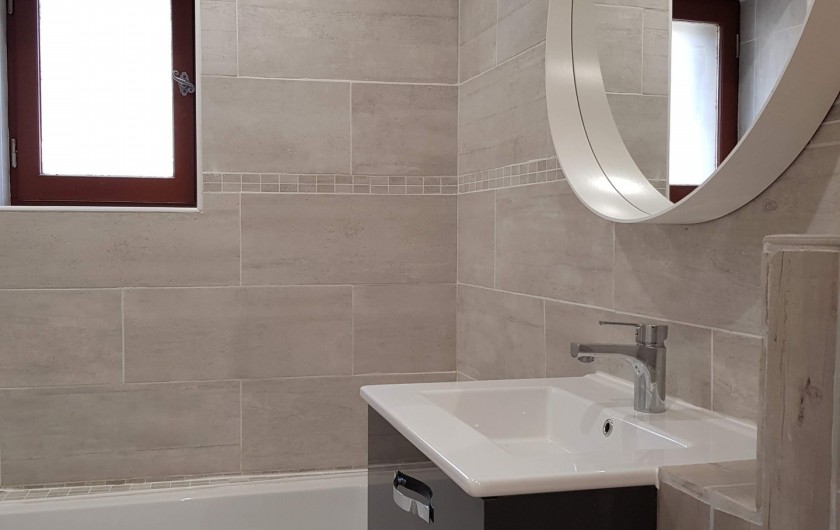 Location de vacances - Appartement à Saint-Montan - Salle de Bain avec baignoire WC