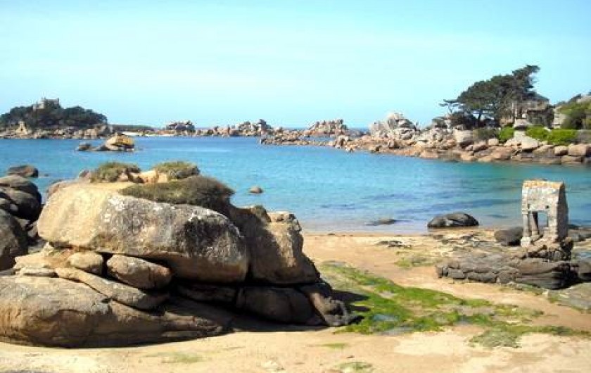 Location de vacances - Gîte à Perros-Guirec - plage de St guirec à 100m du gîte des pêcheurs tiploum
