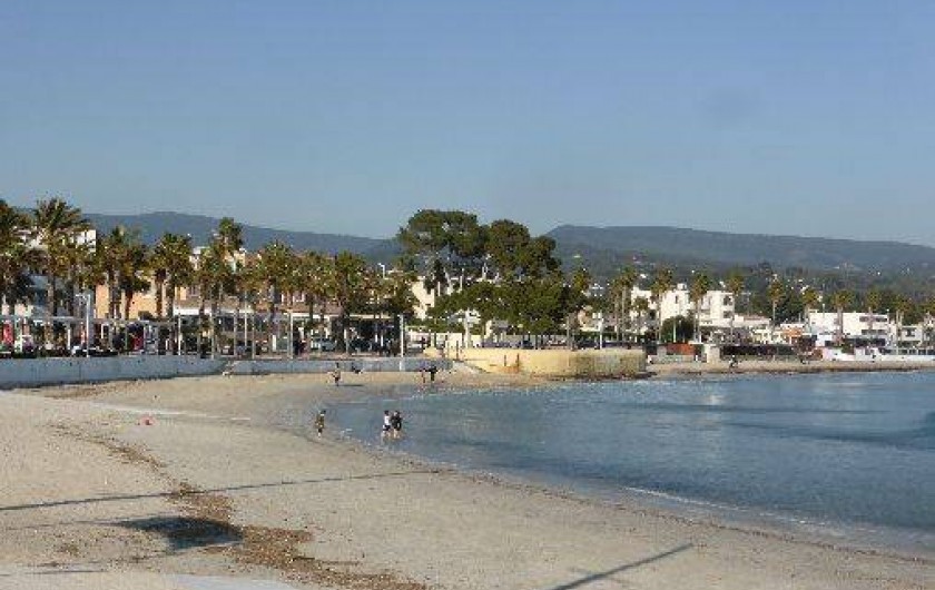 Location de vacances - Appartement à La Ciotat - Plage, sur trois  kms abritée du mistral par son golfe.Plage de galets calanques