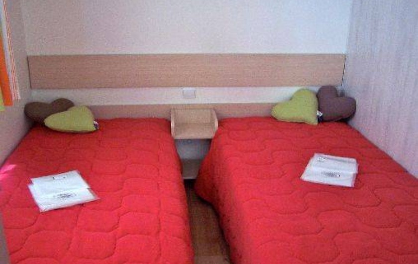 Location de vacances - Bungalow - Mobilhome à Saint-Denis-d'Oléron - chambre 2 avec lit séparé pour enfants ou adultes