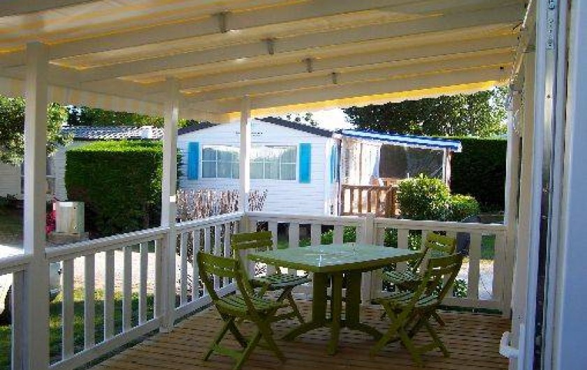 Location de vacances - Bungalow - Mobilhome à Saint-Denis-d'Oléron - terrasse abritée en partie