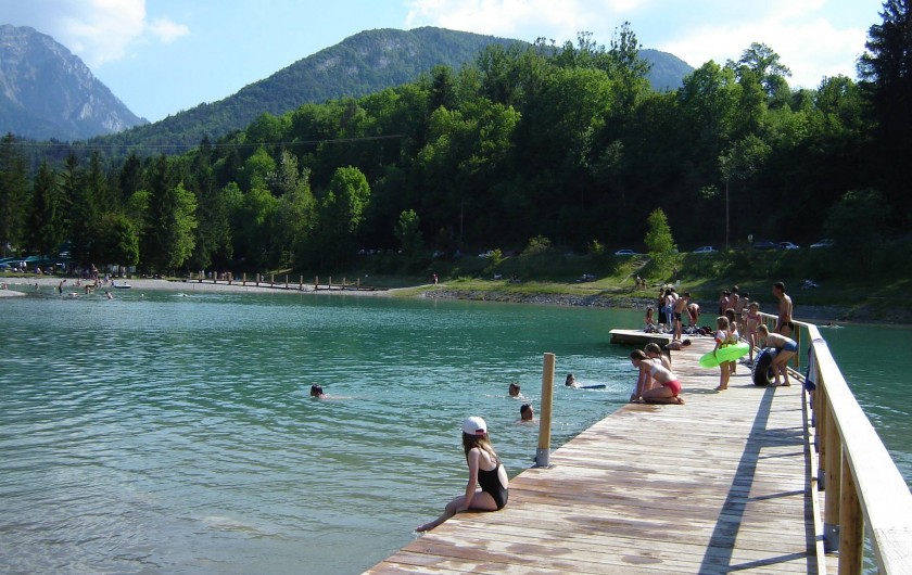 Location de vacances - Chalet à Lescheraines - base de loisirs et plans d'eau à1,2 km