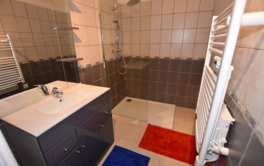 Location de vacances - Chambre d'hôtes à Lalinde - La salle de bain du Gîte