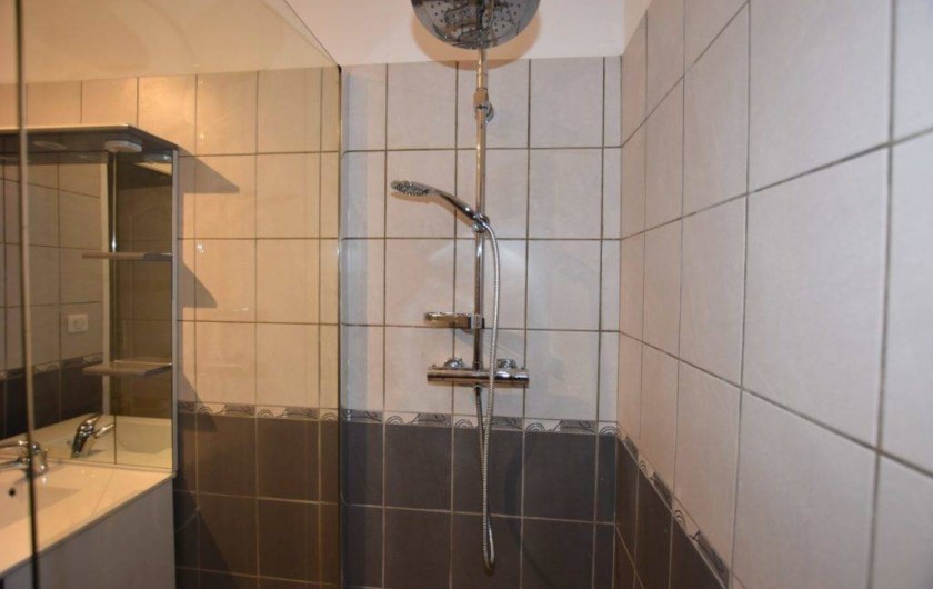 Location de vacances - Chambre d'hôtes à Lalinde - La salle de bain du Gîte
