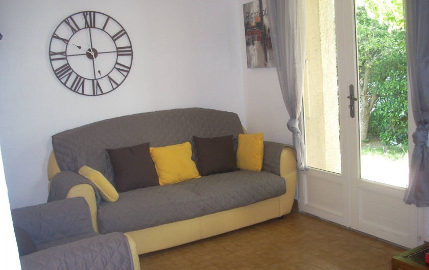 Location de vacances - Villa à Aubenas - Salon côté jardin