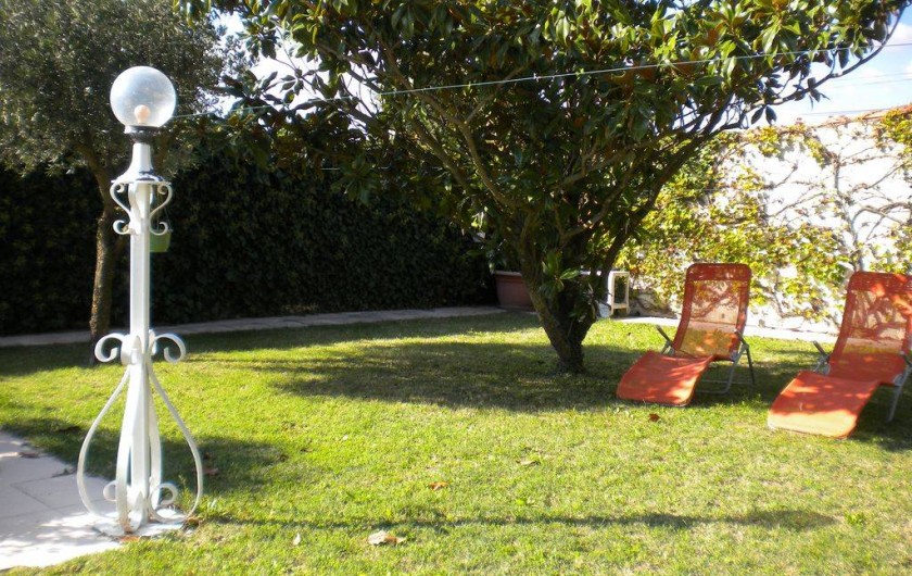 Location de vacances - Villa à Saint-Paulet-de-Caisson - A l'ombre du magnolia