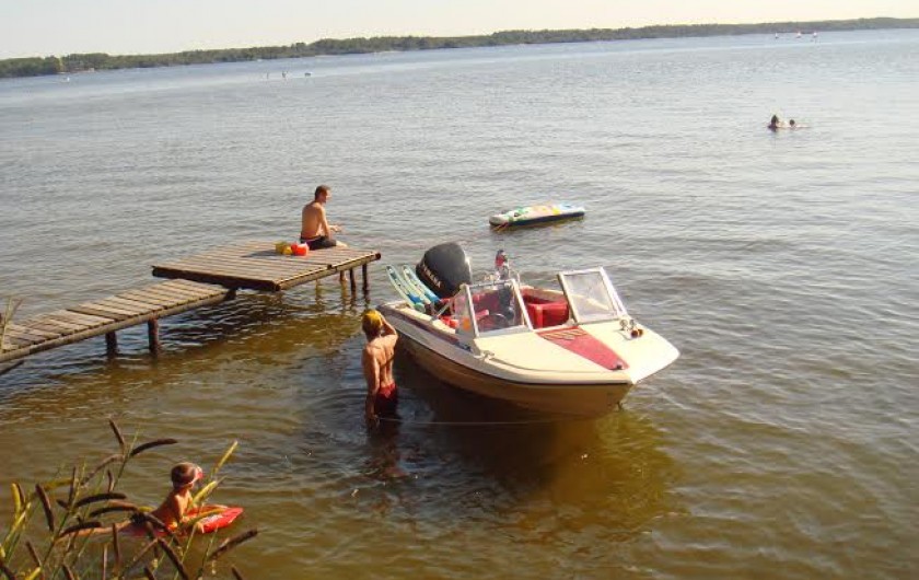 Location de vacances - Chalet à Parentis-en-Born - appontage bateau
