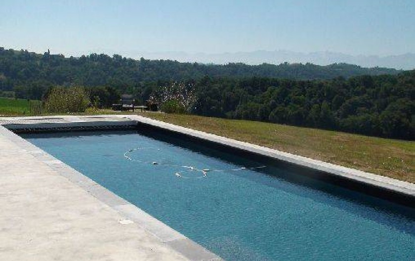 Location de vacances - Gîte à Lucq-de-Béarn - Piscine avec vue sur les Pyrénées
