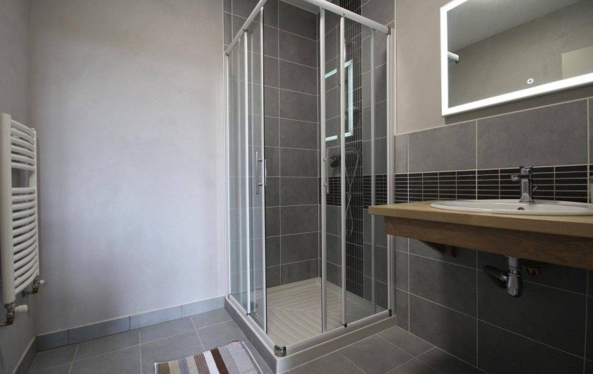 Location de vacances - Gîte à Châtillon-en-Bazois - SDB chambre 2