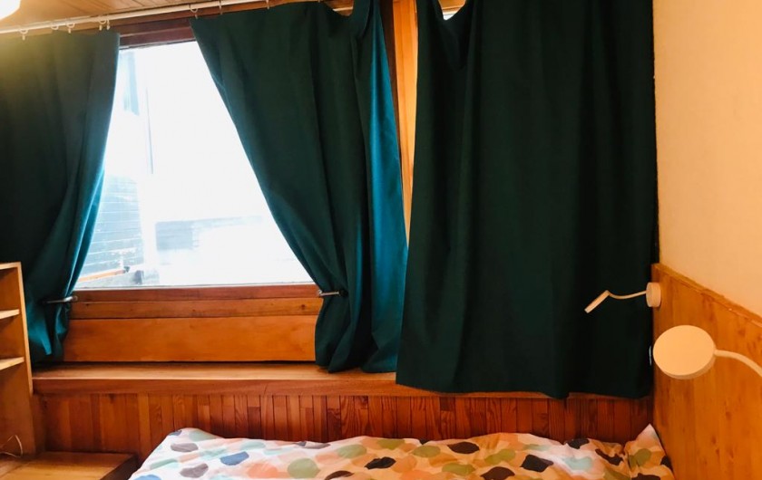 Location de vacances - Appartement à Les Claux - Chambre grand lit avec vue