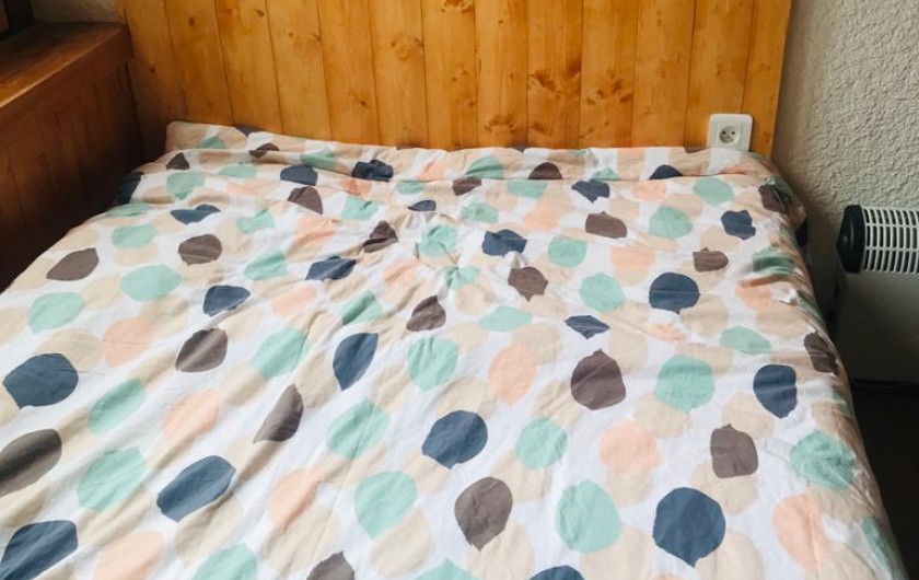 Location de vacances - Appartement à Les Claux - Chambre grand lit