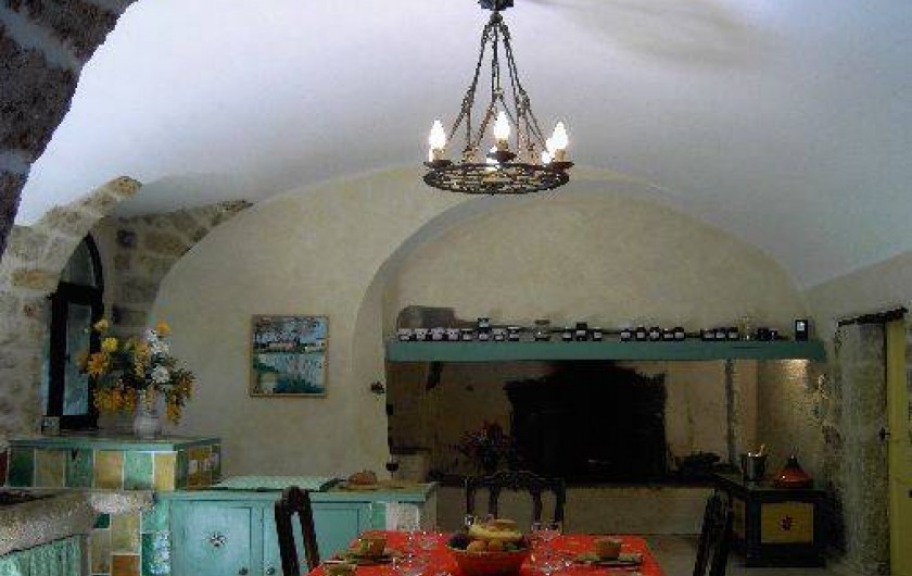 Location de vacances - Chambre d'hôtes à Fabrègues - Cuisine de la Commanderie.