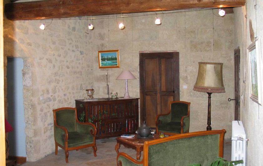 Location de vacances - Chambre d'hôtes à Fabrègues - Salon  entre les chambres du Soulier à Clous et de l'Héritage du Chat.