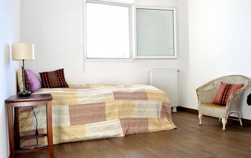Location de vacances - Appartement à Banyuls-sur-Mer - Chambre n°2 2ème lit ajouté depuis Placards de rangement