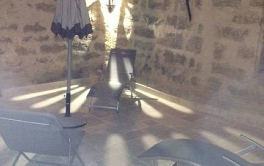 Location de vacances - Appartement à Pézenas - Terrasse le soir