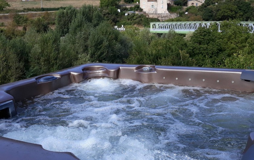 Location de vacances - Gîte à La Cresse - Le jaccuzzi