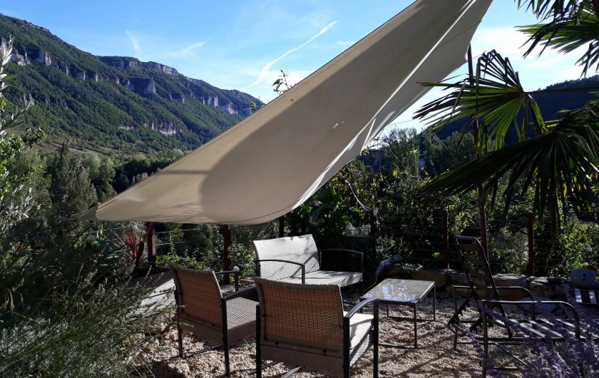 Location de vacances - Gîte à La Cresse - Un coin de la terrasse