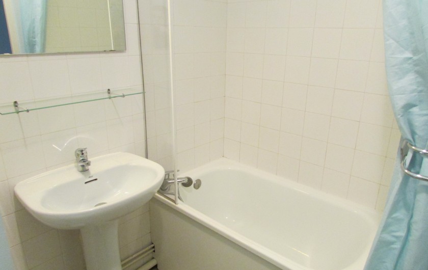 Location de vacances - Chalet à Saint-Georges-d'Hurtières - Salle de bain avec wc dans chaque chambre