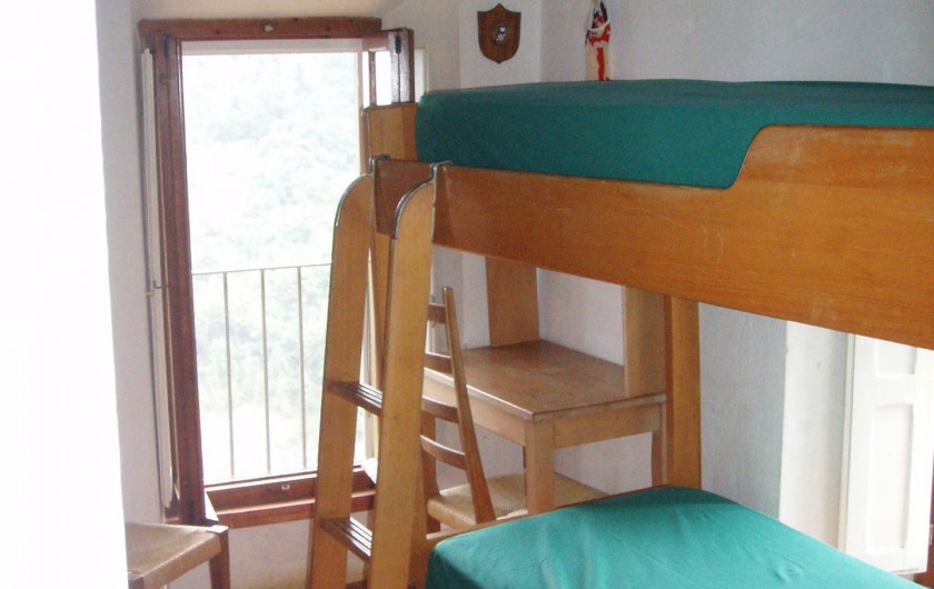 Location de vacances - Villa à La Spezia - La deuxième chambre avec lits superposes