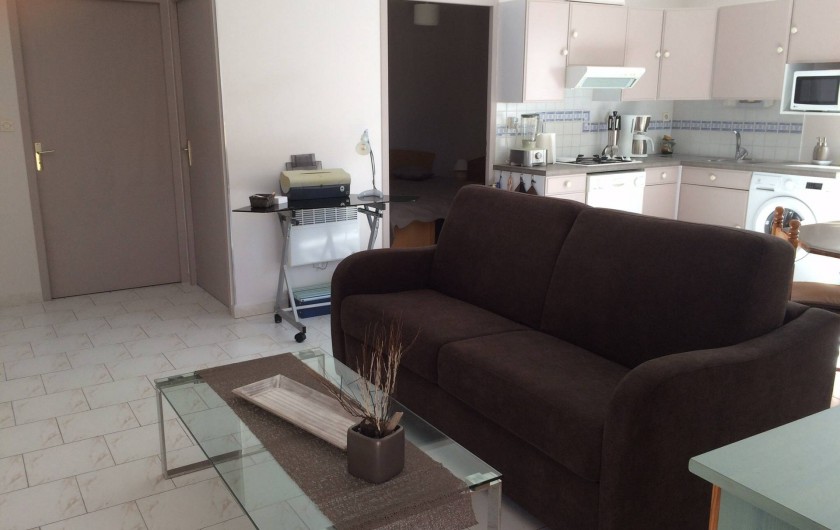 Location de vacances - Villa à Frontignan - Séjour agréable et convivial, un canapé très confortable. 