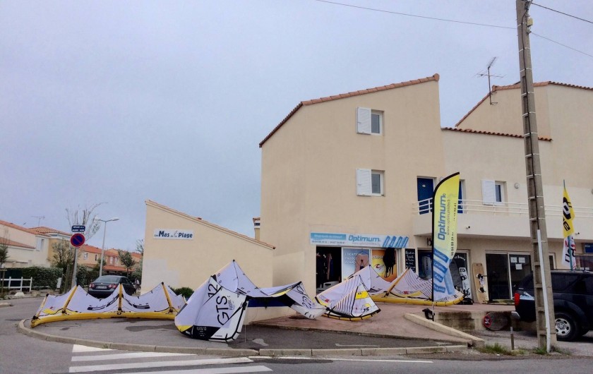 Location de vacances - Villa à Frontignan - Location de kite surf pour les amateurs de sensation sur l'étang à 500 m