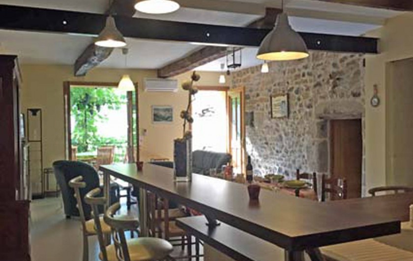 Location de vacances - Appartement à Fontès - Vue de la cuisine salon salle à manger