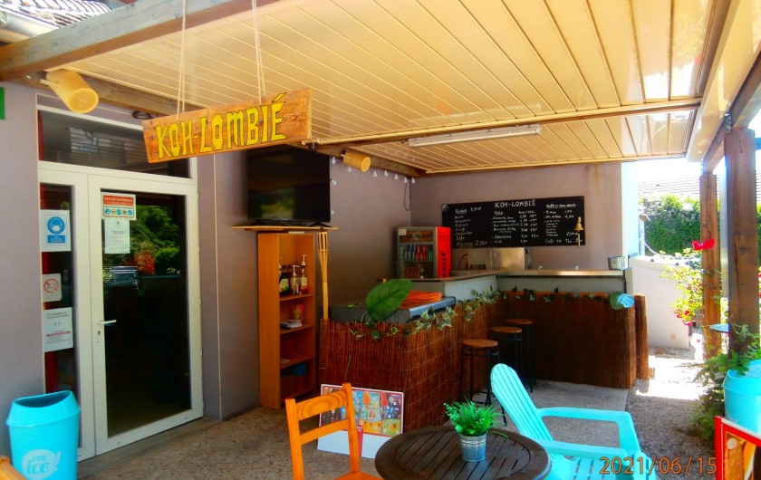 Location de vacances - Chalet à Saint-Geniez-d'Olt - Bar de l'accueil. Accès internet