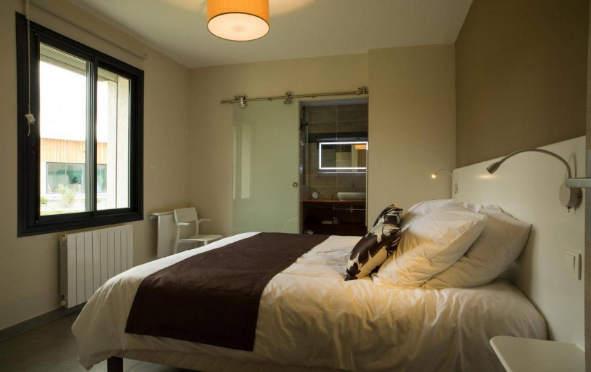 Location de vacances - Gîte à Esclottes - Chambre gîte "Rouge"