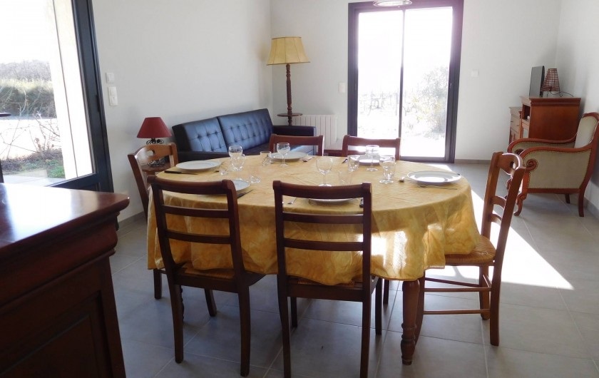 Location de vacances - Gîte à Esclottes - Salle à manger gîte "blanc"