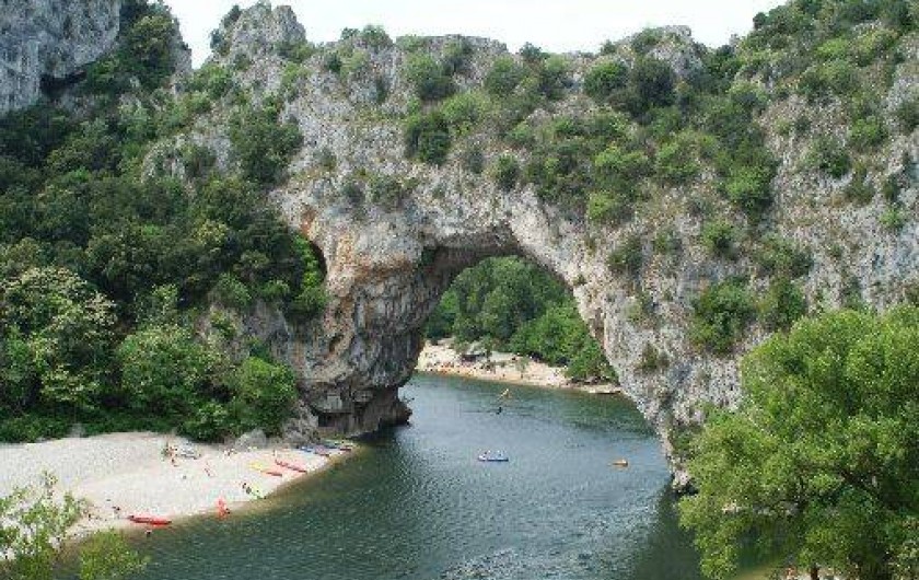 Location de vacances - Château - Manoir à Bourg-Saint-Andéol - canoé kayak  dans les gorges de l'ardeche (10 kms)